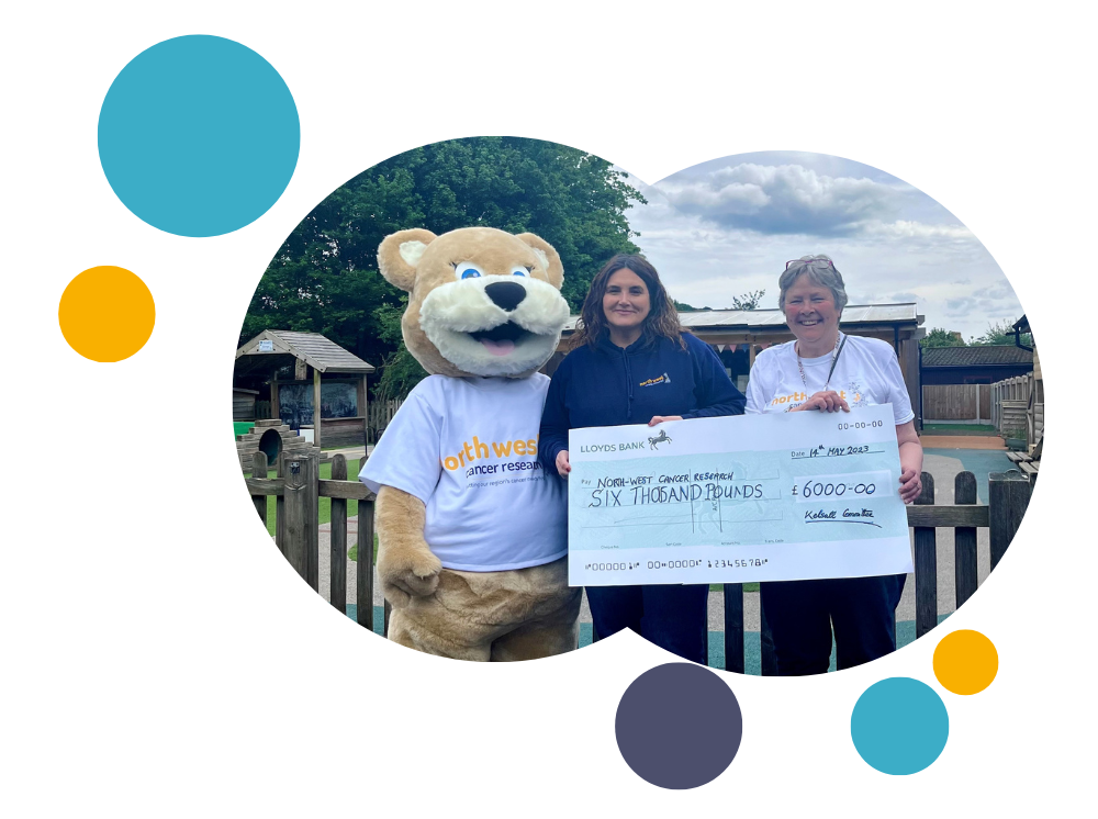 Kelsall fundraisers with Hope Bear 
